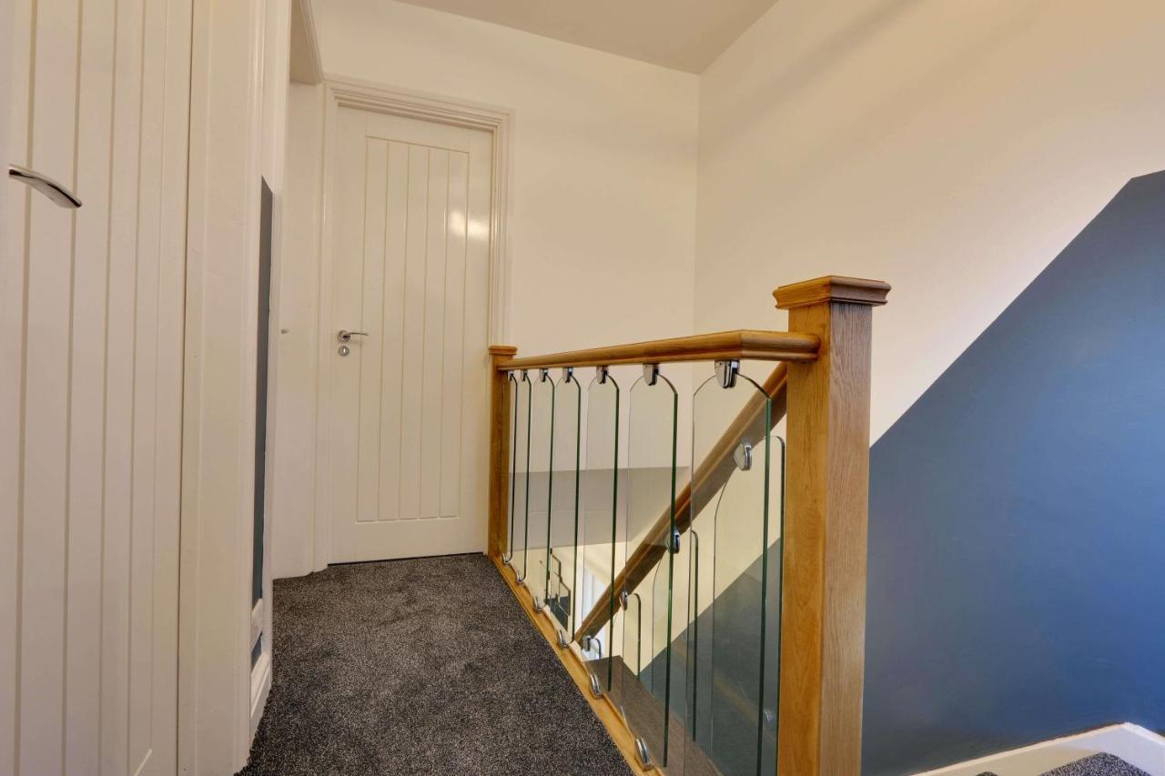 #Upmarket, Exceptional 4 Bed House, With Free Parking, Close To Amenities And Supermarkets Sheffield Exterior foto