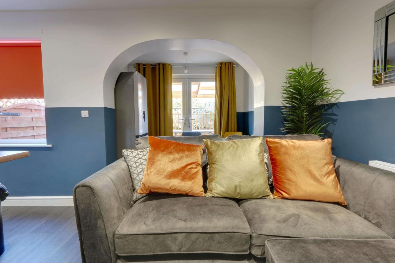 #Upmarket, Exceptional 4 Bed House, With Free Parking, Close To Amenities And Supermarkets Sheffield Exterior foto